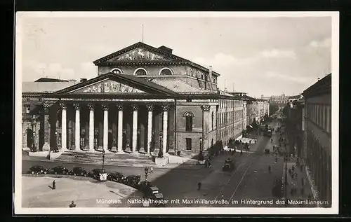 AK München, Nationaltheater mit Maximilianstrasse im Hintergrund das Maximilianeum