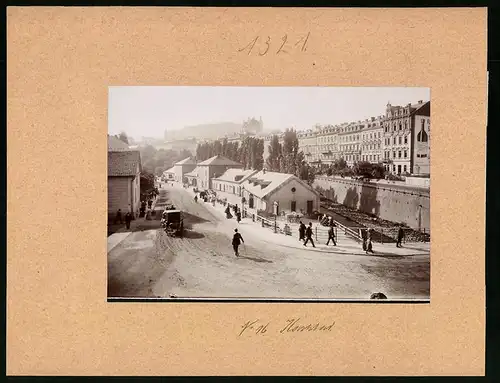 Fotografie Brück & Sohn Meissen, Ansicht Karlsbad, Blick in die Gartenzeile mit Hotel Erzherzog Albrecht