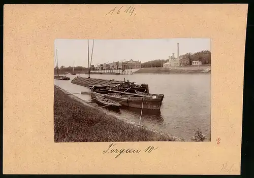 Fotografie Brück & Sohn Meissen, Ansicht Torgau / Elbe, Hafenanlage mit der Speditions-Verein A.G. 1899, Frachtkahn