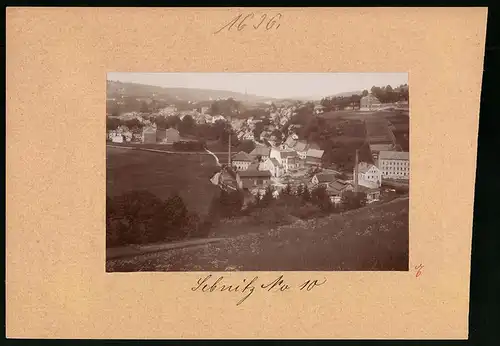 Fotografie Brück & Sohn Meissen, Ansicht Sebnitz, Blick auf den Ort mit Fabriken