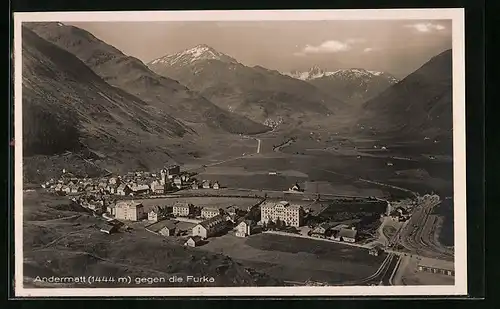 AK Andermatt, Panoramablick auf Ort und Furka