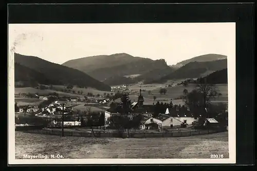 AK Mayerling, Ortsansicht mit Bergkette