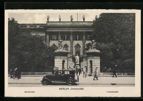 AK Berlin, Universität mit Denkmal und Auto