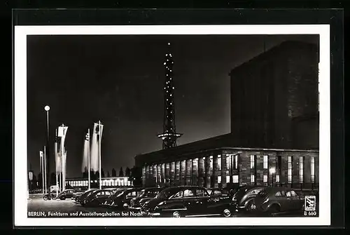 AK Berlin, Funkturm und Ausstellungshallen bei Nacht