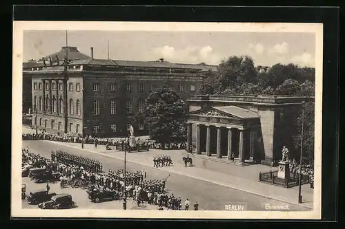 AK Berlin, Wachwechsel am Ehrenmal