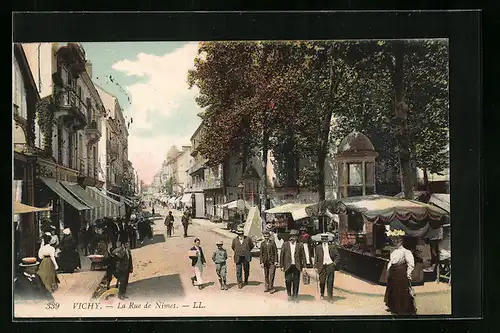 AK Vichy, La Rue de Nimes