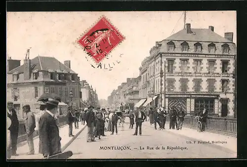 AK Montlucon, La Rue de la Republique