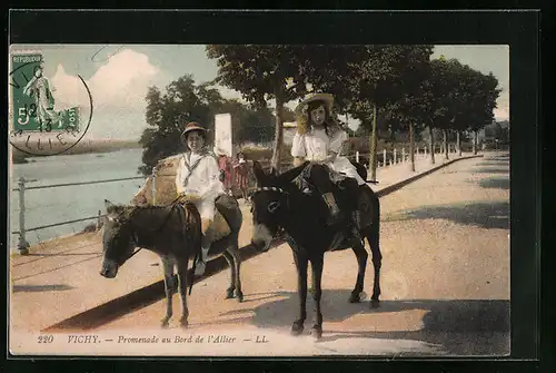 AK Vichy, Promenade au Bord de l`Allier