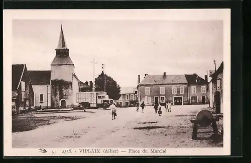 AK Viplaix, Place du Marché
