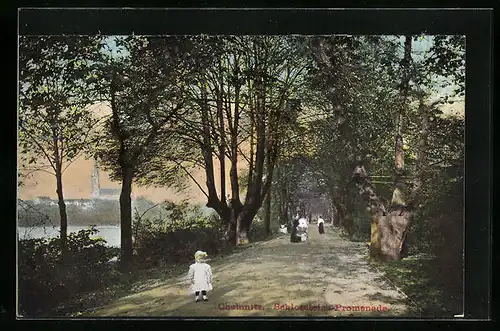 AK Chemnitz, Spaziergänger auf der Schlossteich-Promenade