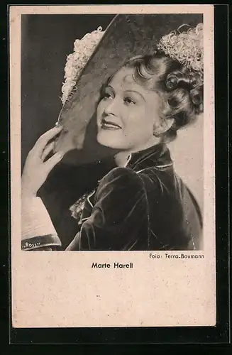 AK Schauspielerin Marte Harell mit pompösem Hut