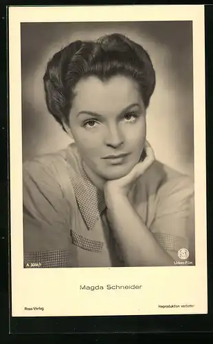 AK Schauspielerin Magda Schneider Kopf abstützend