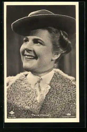 AK Schauspielerin Paula Wessely mit Kopfbedeckung
