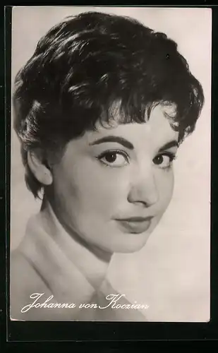 AK Schauspielerin Johanna von Koczian mit Kurzhaarfrisur