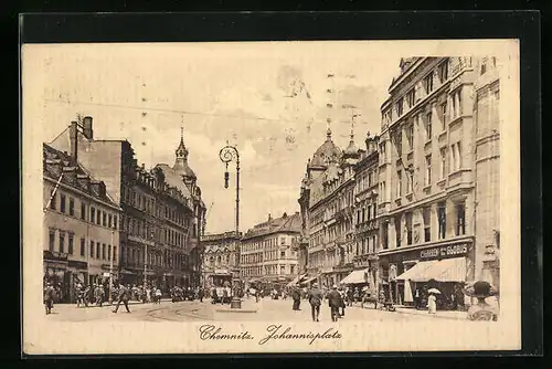 AK Chemnitz, Johannisplatz mit Strassenbahn und Passanten