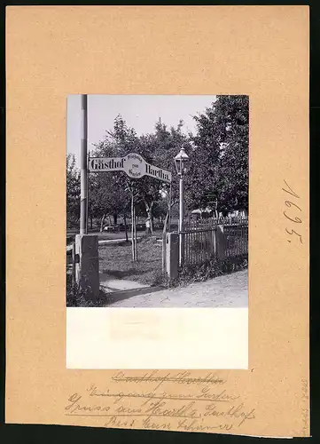 Fotografie Brück & Sohn Meissen, Ansicht Bad Hartha, Blick auf den Eingang zum Gasthof Hartha, Gartenrestaurant