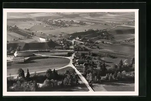 AK Emmenmatt, Teilansicht mit Strassenpartie, Fliegeraufnahme