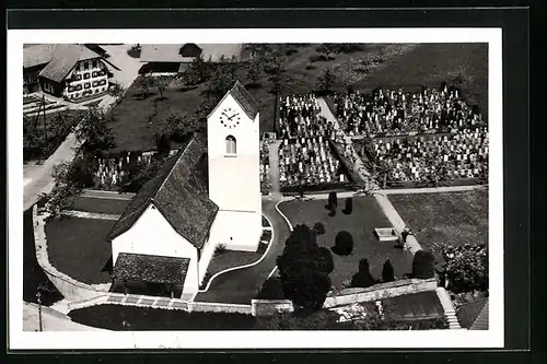 AK Vechigen, Kirche mit Strassenpartie, Fliegeraufnahme