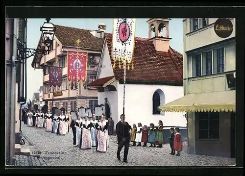 AK Appenzell, Prozession mit drei bunten Standarten