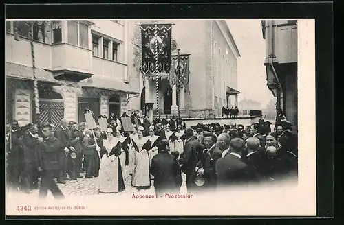 AK Appenzell, Prozession mit Trachtenträgerinnen