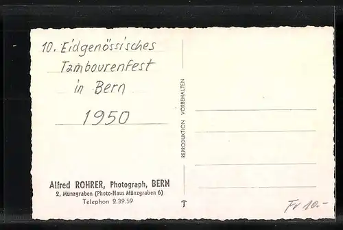 AK Bern, Strassenpartie mit Umzug anlässlich des 10. Eidgenössischen Tambourenfestes, 1950