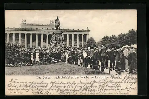 AK Berlin, Zuschauer beim Konzert nach dem Aufziehen der Wache im Lustgarten