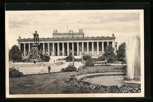 AK Berlin, Fontäne vor dem Museum im Lustgarten