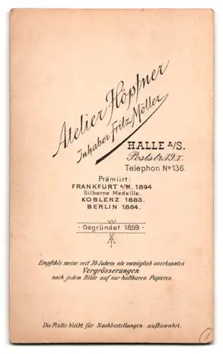 Fotografie Fritz Möller, Halle, Poststrasse 19, Elegantes Ehepaar in schicken Kleidern