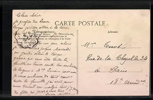 AK Raucourt, Entree de la Ville venant de Sedan et le Chateau