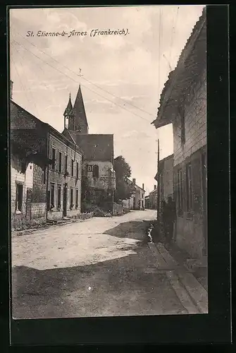 AK St. Etienne-à-Arnes, Strassenpartie nahe der Kirche