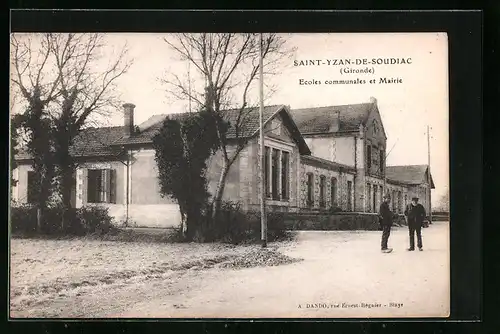 AK Saint-Yzan-de-Soudiac, Ecoles communales et Mairie