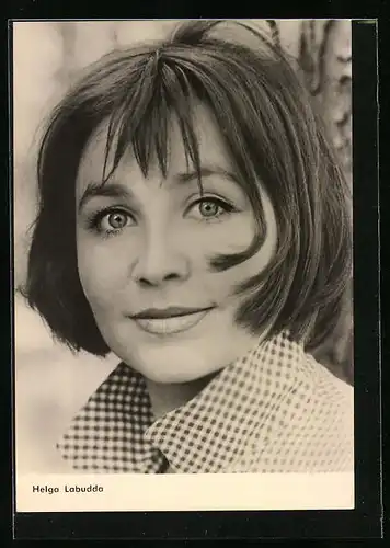 AK Schauspielerin Helga Labudda lächelnd