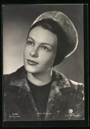AK Schauspielerin Ilse Werner mit Hut und Mantel