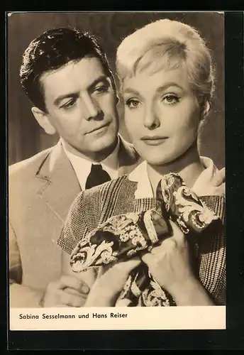 AK Schauspieler Sabin Sesselmann und Hans Reiser in vertrauter Pose