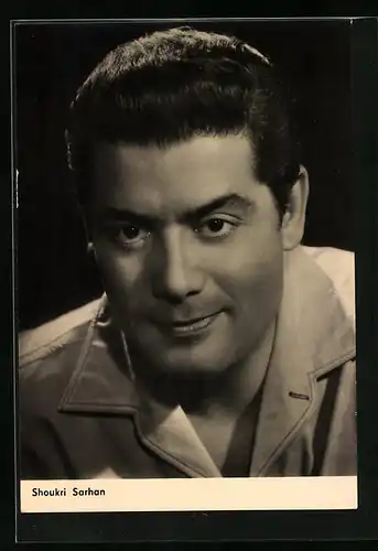 AK Schauspieler Shoukri Sarhan verschmitzt blickend