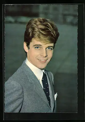 AK Schauspieler Thomas Fritsch gewinnend blickend im Anzug