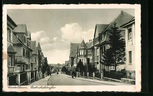 AK Castellaun, Bahnhofstrasse mit Passanten