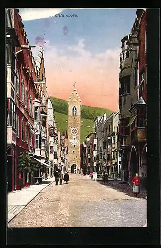 AK Vipiteno, Strassenpartie mit Turm im Abendrot