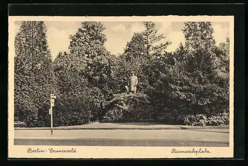 AK Berlin-Grunewald, Bismarckplatz mit Denkmal