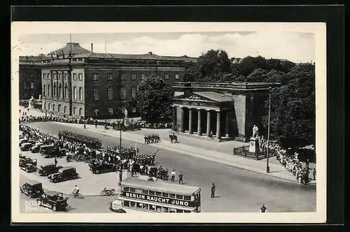 AK Berlin, Wachwechsel Unter den Linden