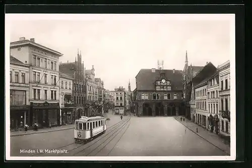 AK Minden i. W., Marktplatz mit Geschäften und Strassenbahn