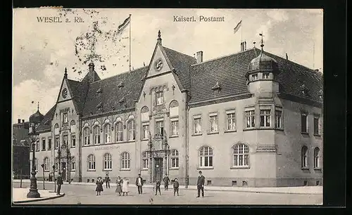 AK Wesel a. Rh., Passanten am kaiserl. Postamt