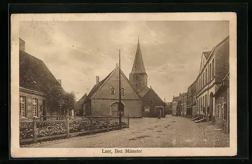 AK Laer b. Münster, Strassenpartie mit Kirche