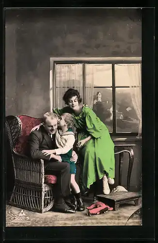 Foto-AK Photochemie Berlin Nr. 5007-5: Familienidylle im Wohnzimmer