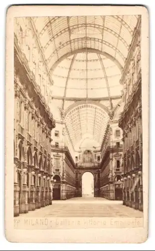 Fotografie Aelice Crespi, Milano, Ansicht Milano, Blick in die Galleria Vittorio Emanuele