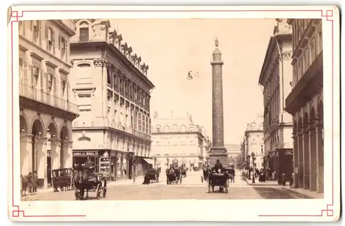 Fotografie Albert Houtecoeur, Ansicht Paris, Strassenpartie la colonne verdome mit Kutschen, 1882