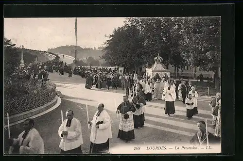 AK Lourdes, La Procession