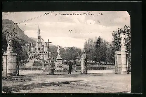 AK Lourdes, Entrée de l`Esplanade
