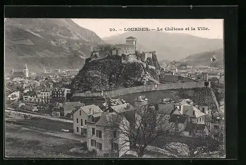 AK Lourdes, Le Chateau et la Ville