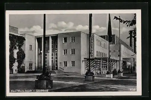 AK Karl-Marx-Stadt, Stadtbad von der Strasse aus